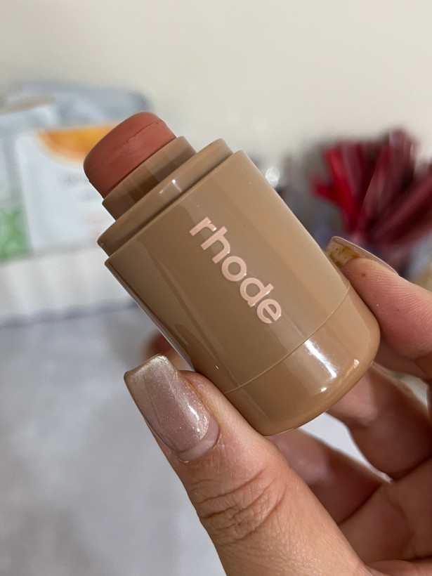رژگونه حک رود(Rhode)