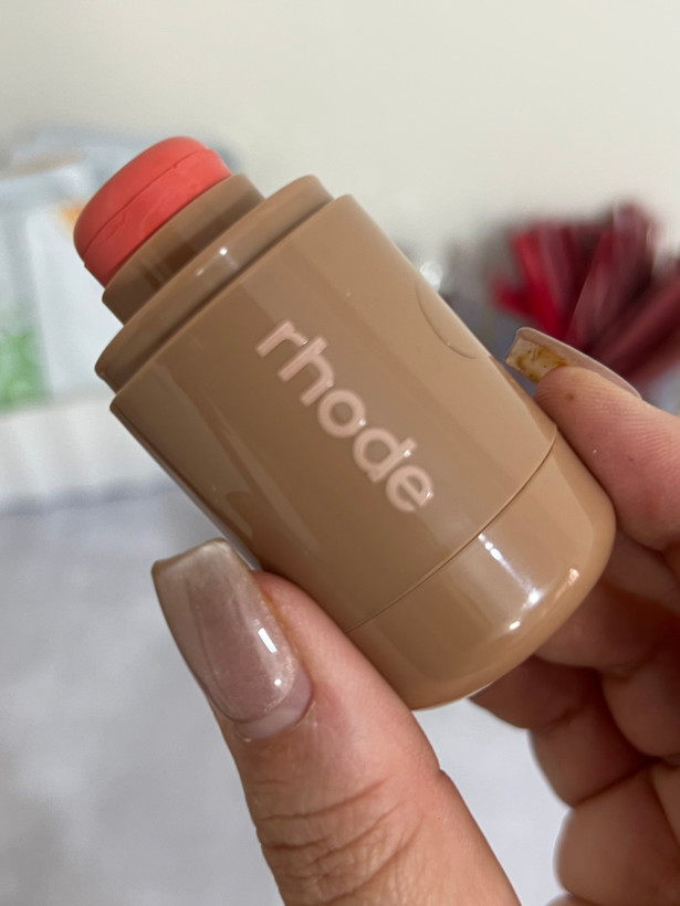 رژگونه حک رود(Rhode)