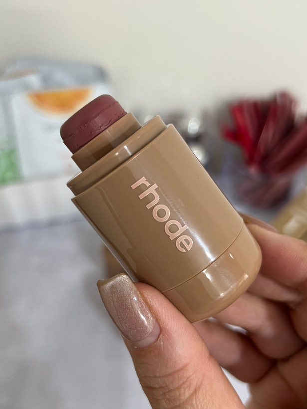رژگونه حک رود(Rhode)