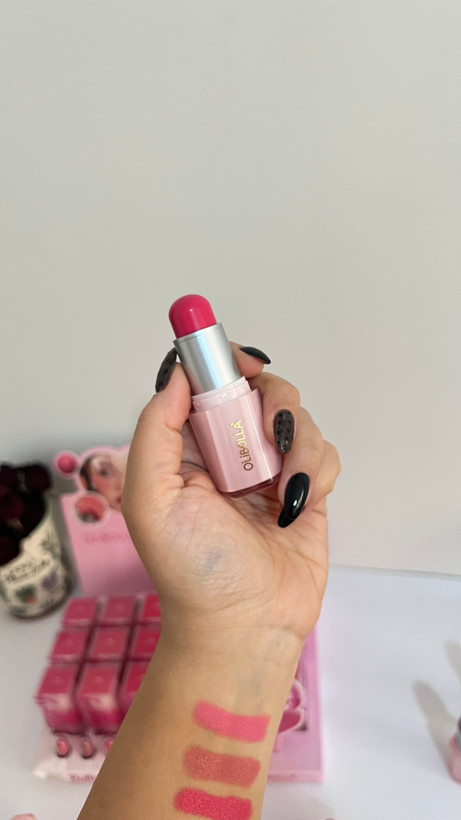 رژگونه استیکی