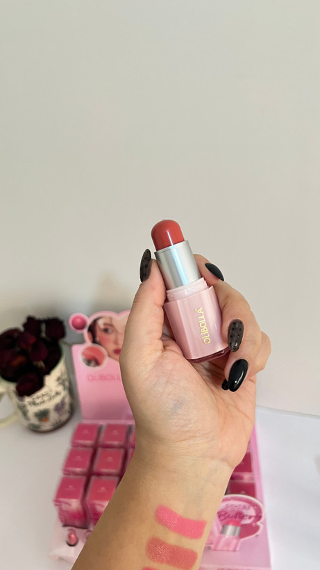 رژگونه استیکی