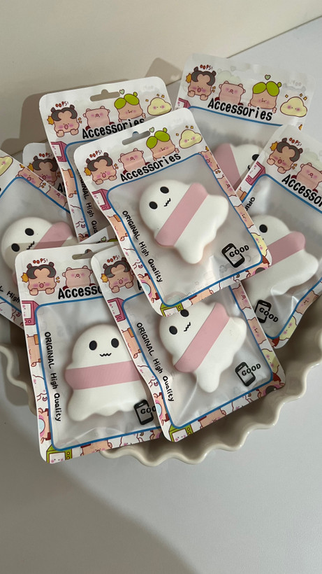 پد پنکک و کرم پودر و کانسیلر و پودر فیکس